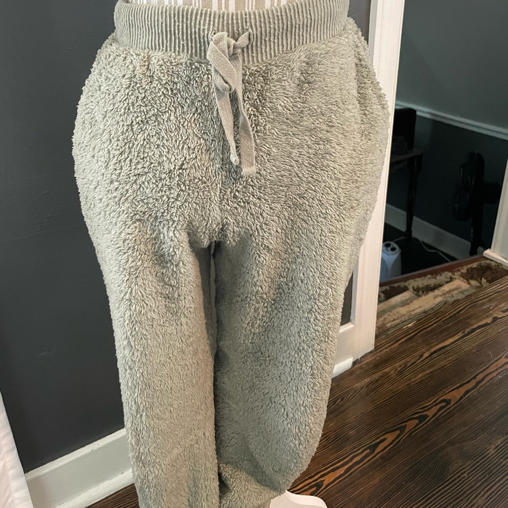 Women’s Lounge Set - Picture 2 of 4